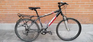 Bicicleta MTB marca BH