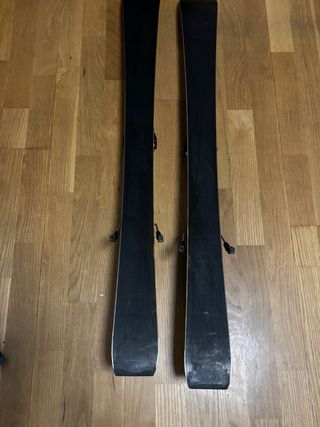 Esquís Salomon Enduro Niños y bastones adaptables