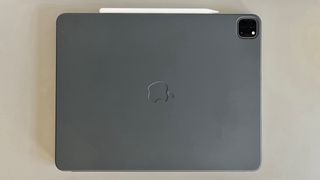 iPad Pro + Magic Keyboard + Apple Pencil + Funda