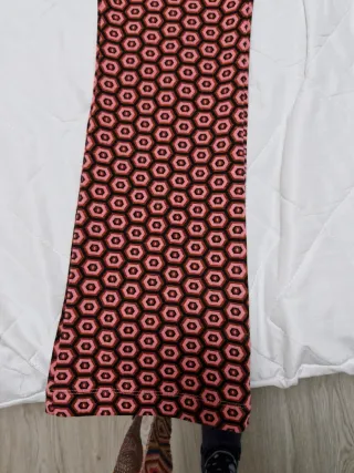 Pantalón pitillo ZARA T. S estampado