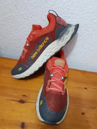 Zapatillas New Balance Trail Running Rojas