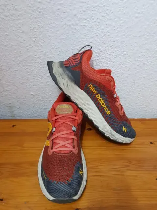 Zapatillas New Balance Trail Running Rojas