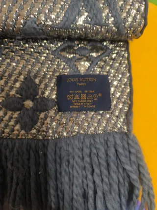 Bufanda Louis Vuitton Monogram Gris Dorado