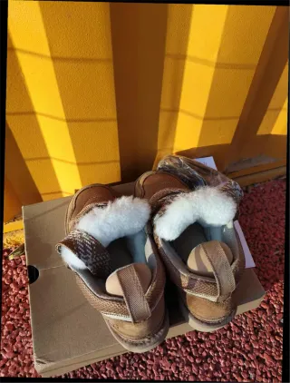 UGG Lowmel Chestnut/Dune Botas