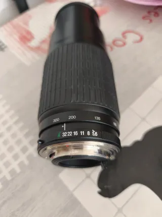 Objetivo Cosina Macro 100-300mm f/5.6-6.7