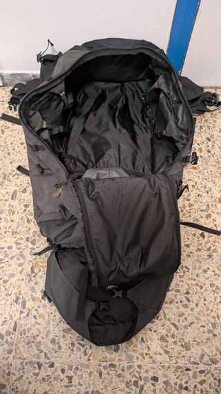 Mochila Trekking Hombre 70+10L Negra