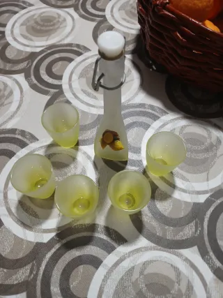 Set Limoncello bicchieri e bottiglia piccola