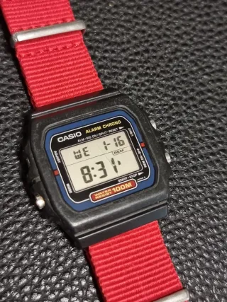 Casio W-720 Vintage 1980s 100m LCD