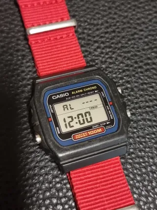 Casio W-720 Vintage 1980s 100m LCD