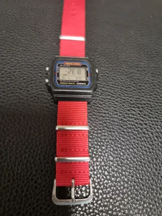 Casio W-720 Vintage 1980s 100m LCD
