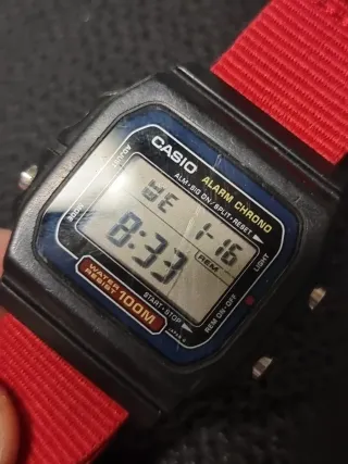 Casio W-720 Vintage 1980s 100m LCD