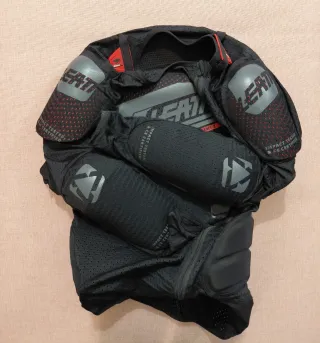 Leatt 3DF AirFit Evo Protector Corporal