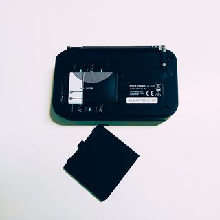 RADIO/RELOJ DESPERTADOR pequeño y compacto