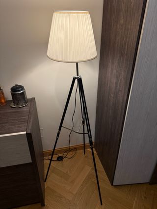 Lámpara de pie Moderna Trípode