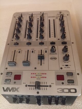Mesa de mezclas Behringer VMX300 Plata