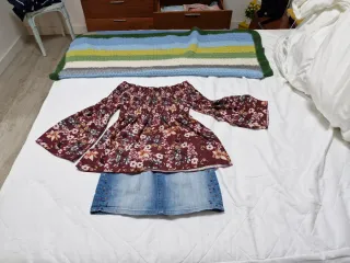 Top hombros descubiertos floral T36