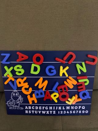 Lavagnetta magnetica con lettere