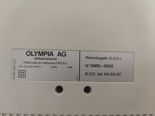 Máquina de Escribir Eléctrica Olympia (Urge)