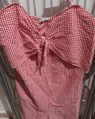 Mono corto de cuadros rojo y blanco