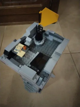 Torre Lego MOC con Carro y Figura