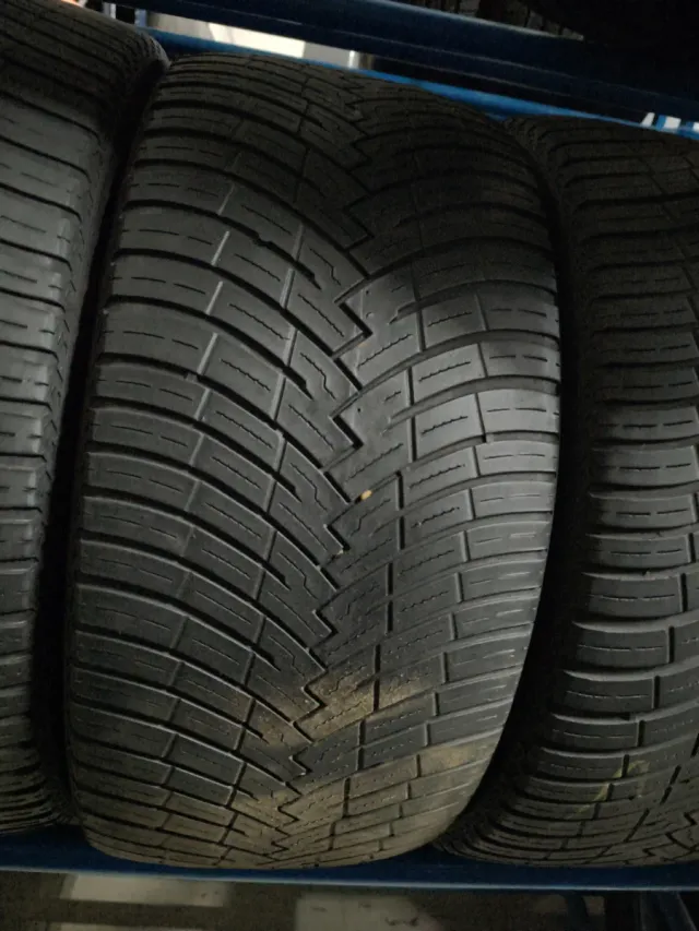 245/40R19 98Y Invierno AllSeason