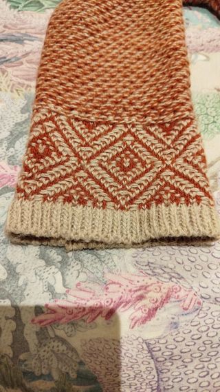 Chaqueta de punto naranja y beige