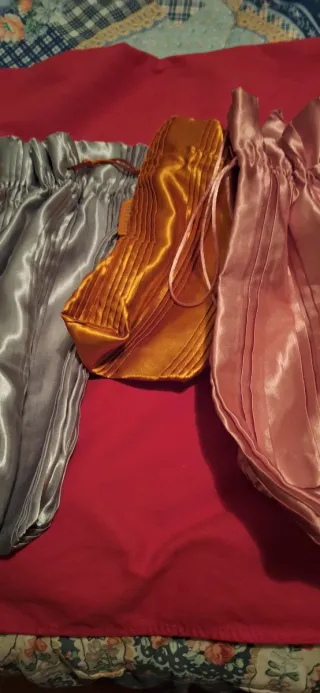 Sacchettini in raso dorato e argentato