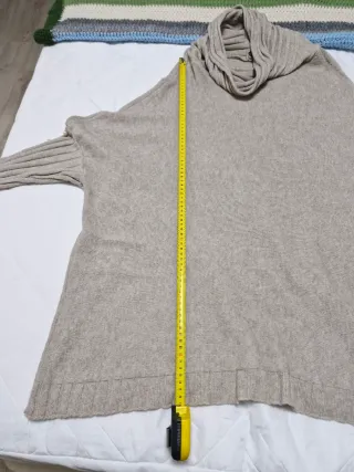 Jersey beige tipo poncho oversize Talla M