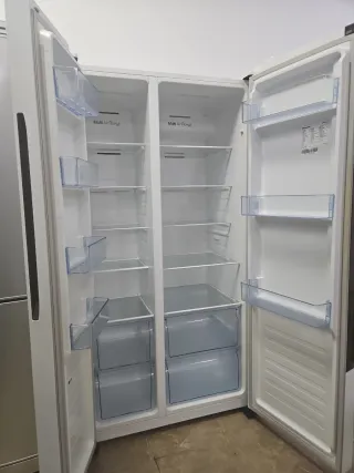 Nevera americana Hisense blanca