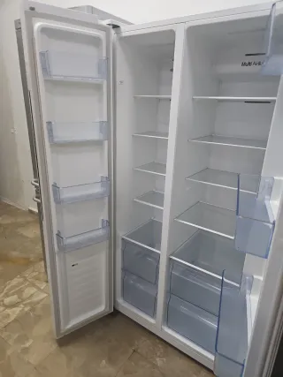 Nevera americana Hisense blanca