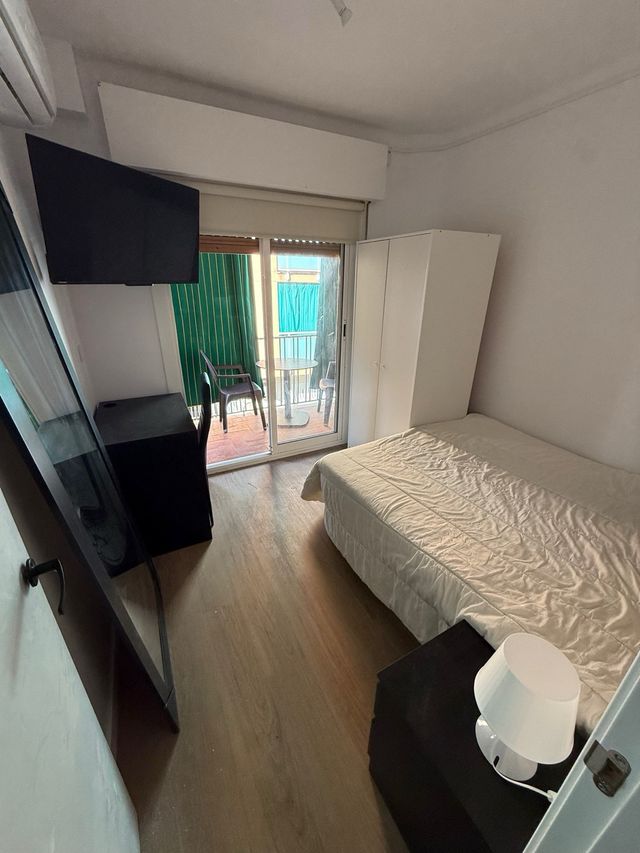 Habitacion Doble con Terraza y Baño Semi-privado