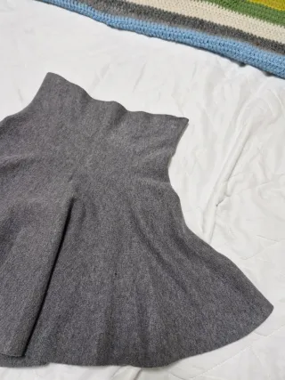 Falda acampanada gris talla M. Ver todas las fotos