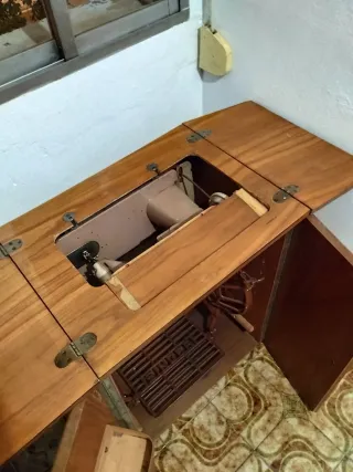 Máquina de coser SINGER vintage