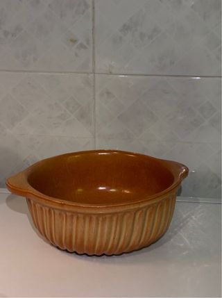 Ciotola in terracotta con manici