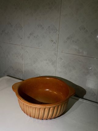 Ciotola in terracotta con manici