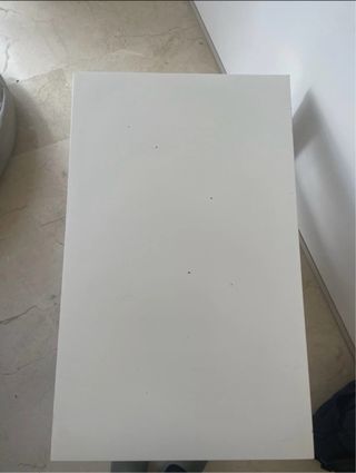 Mesa auxiliar blanca