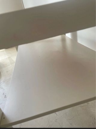 Mesa auxiliar blanca