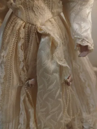 Muñeca de porcelana antigua