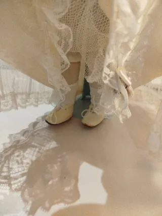 Muñeca de porcelana antigua