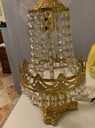 Lámparas de mesa doradas