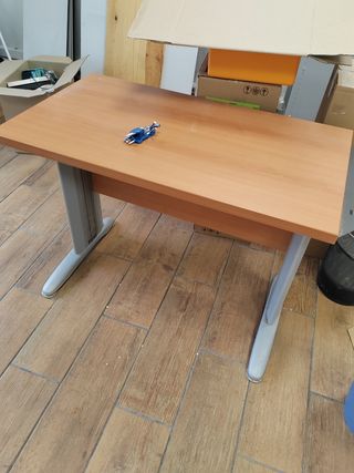 Mesa oficina/despacho impecable.