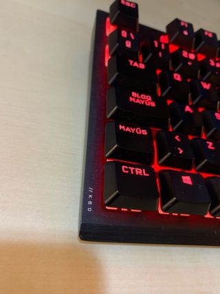 Teclado Mecánico Corsair Negro/Rojo