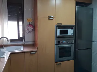 Mobiliario de cocina madera y cristal