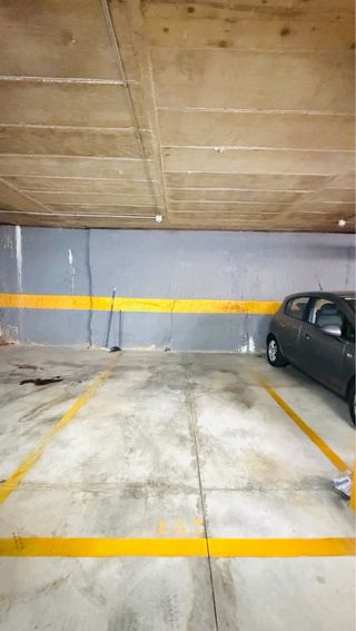 PLAZA PARKING TERRASSA ZONA UNIVERSITARIA