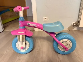 Moto de juguete infantil rosa y azul