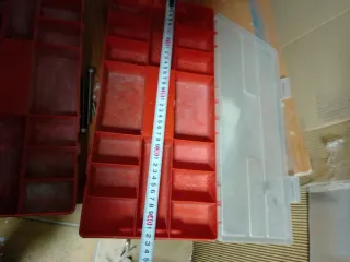 Maletín organizador de plástico rojo