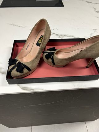 Zapatos vestir marrón y Negro Tacon