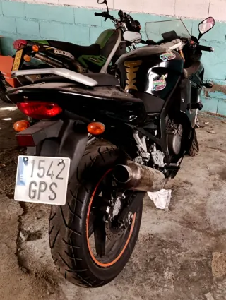 Hyosung ZR 250cc IMPECABLE  NEUMÁTICOS NUEVOS