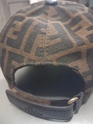 Gorra Fendi Marrón y Negra