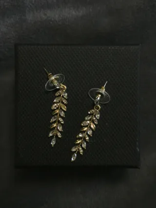 Pendientes dorados y plateados para fiesta